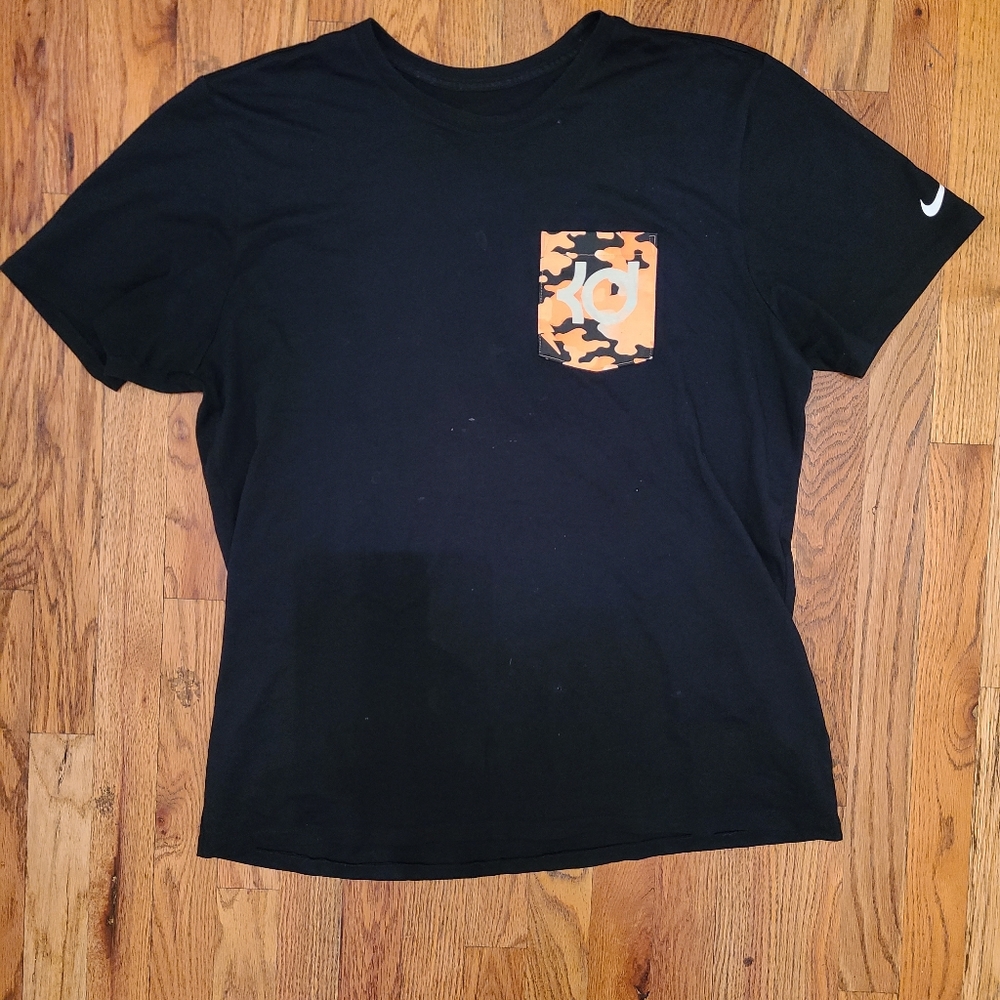 Nike tee - Picture 2 of 4
